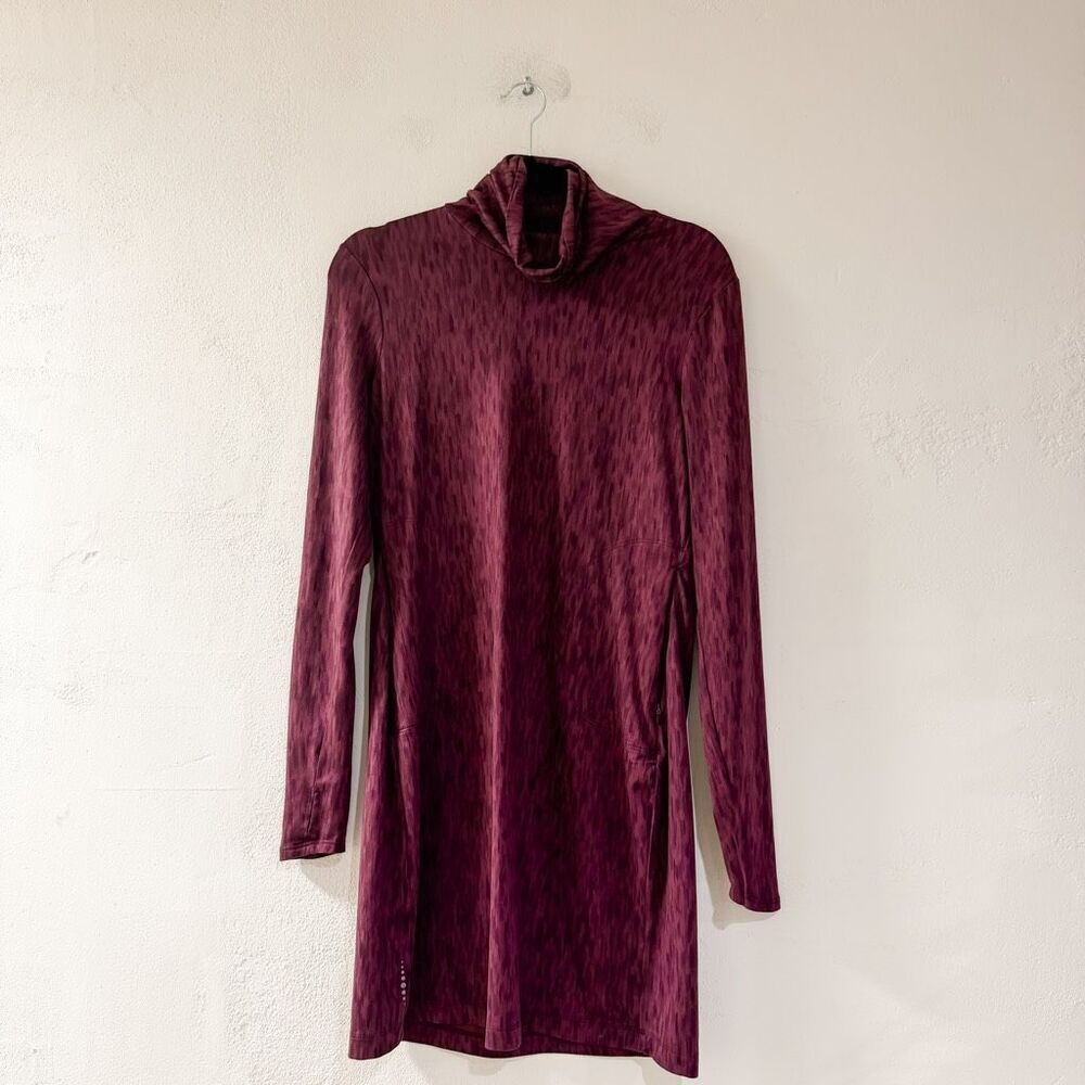 Title Nine Getaway Long Sleeve Turtleneck Dress in Purple Small